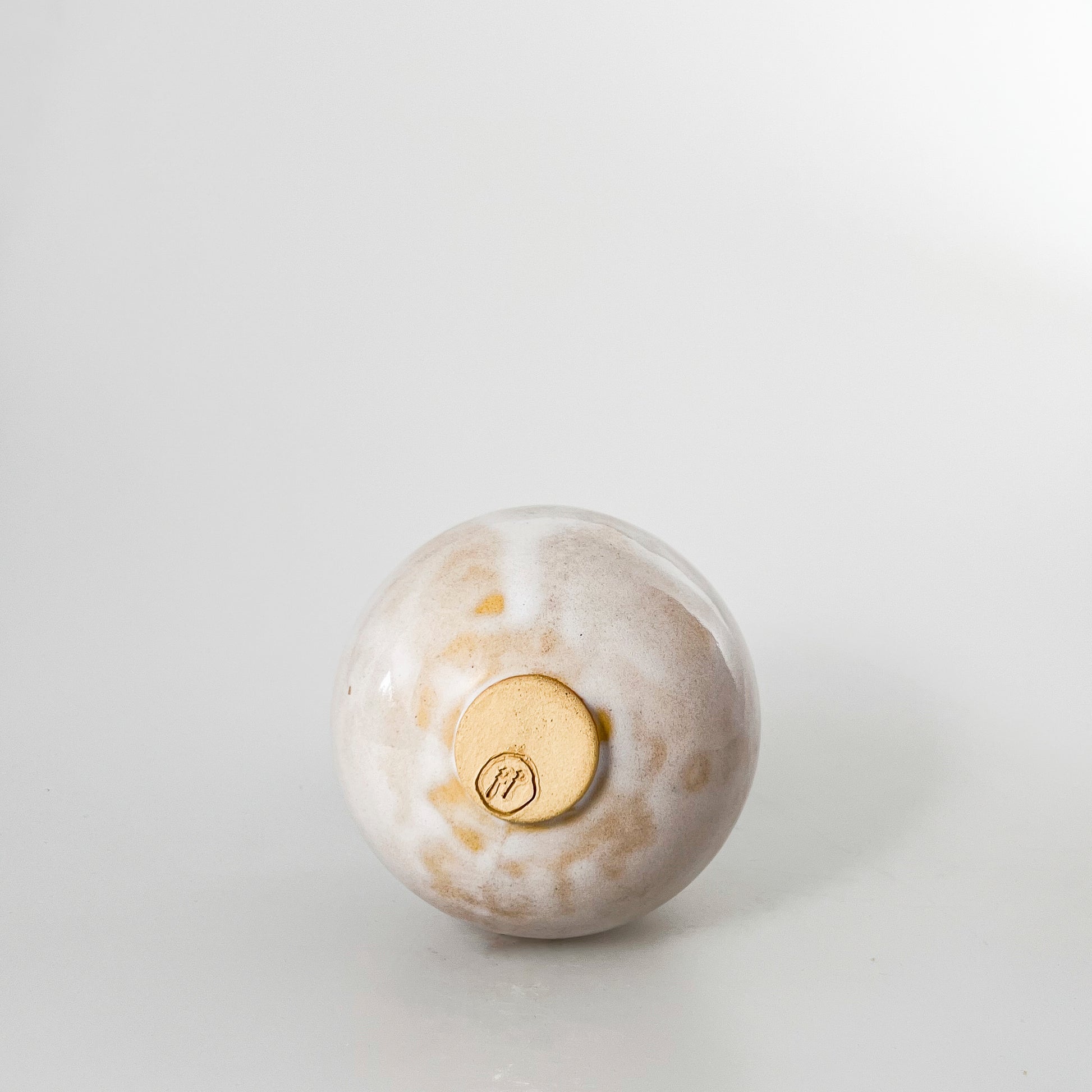 #075 moon jar pati passos